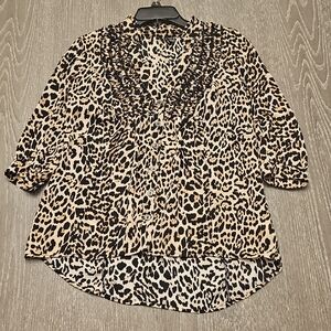 Chic Leopard Print Blouse